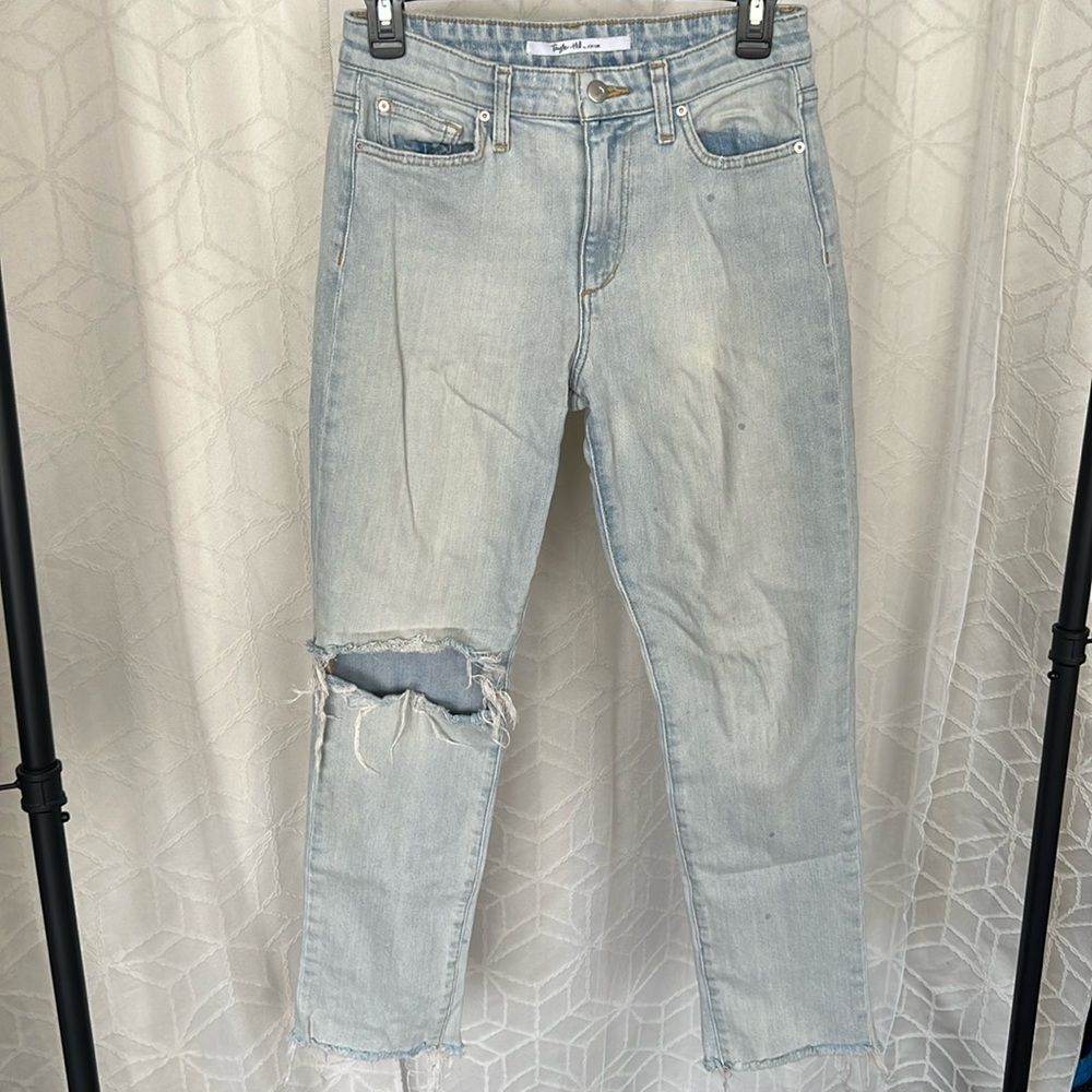 Taylor Hill Joe’s Jeans Distressed Blue Jeans
